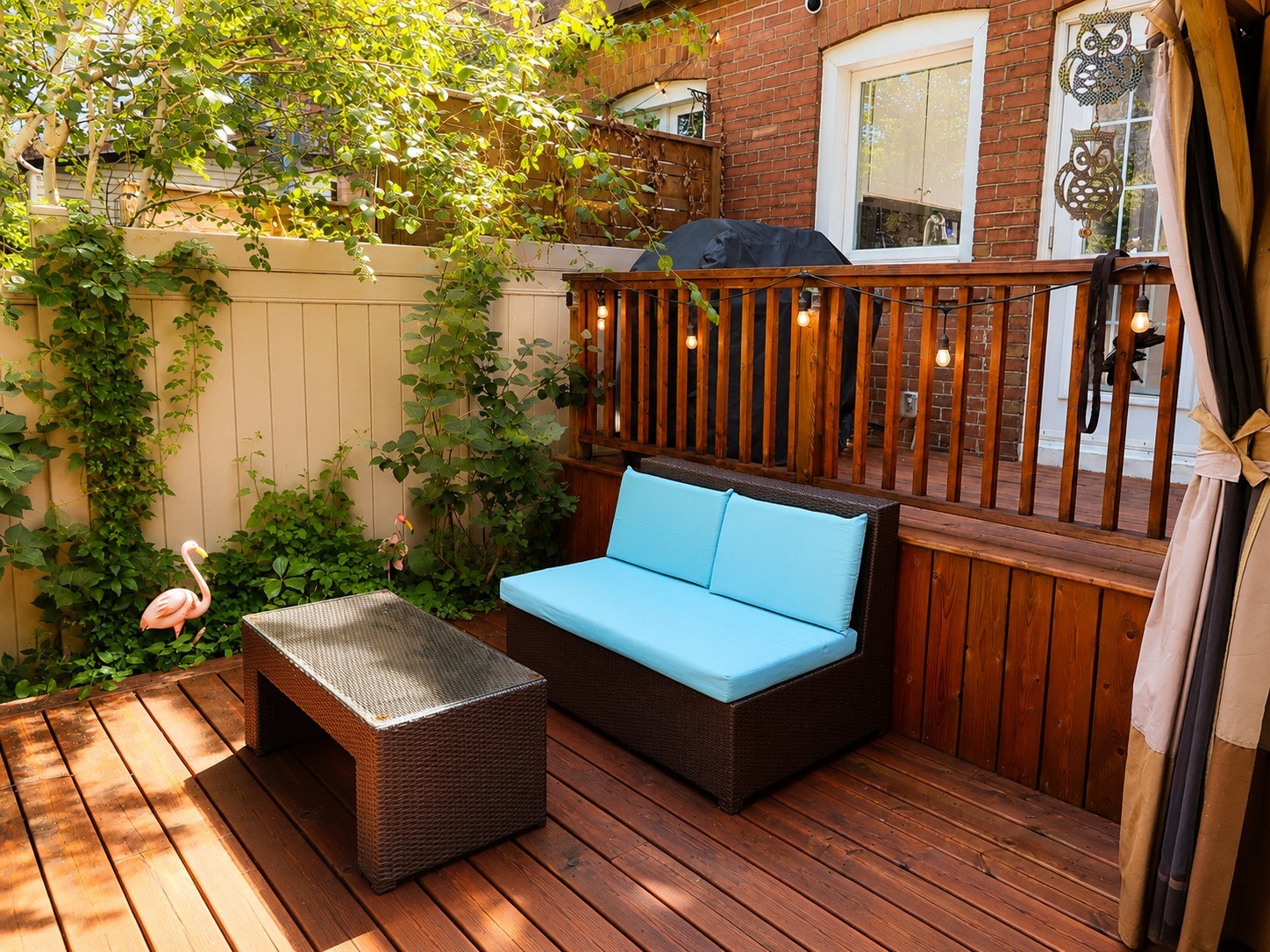 Outdoor deck with seating area